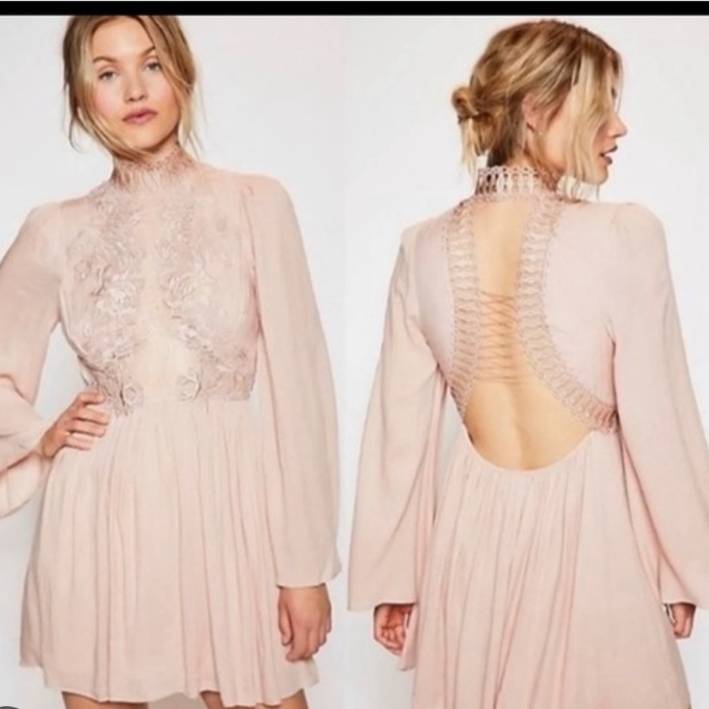 Free Divine Mine Dress Blush Nude size 4 , Gorgeous, NWOT💕💕💕